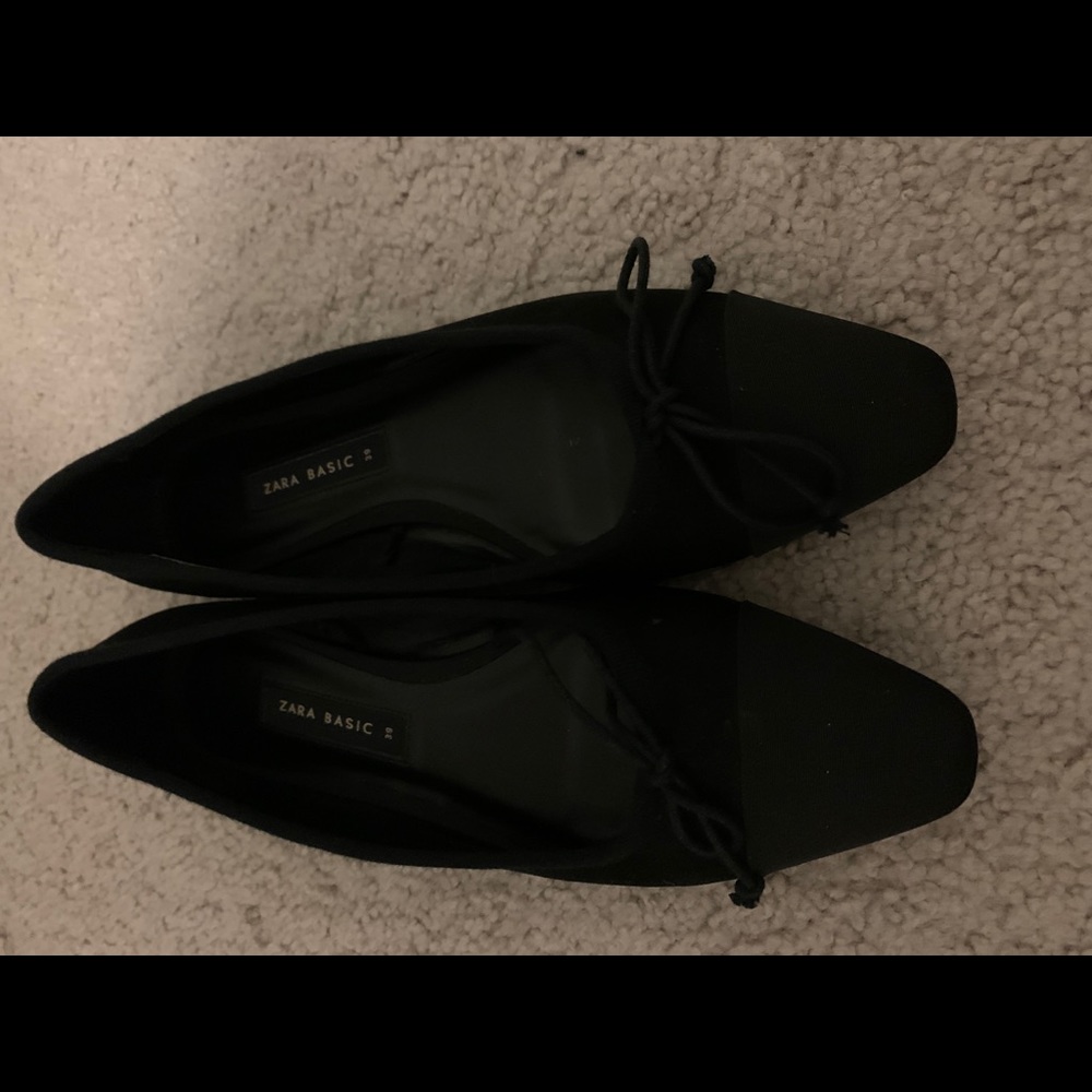 Zara flats hardly worn 8.5